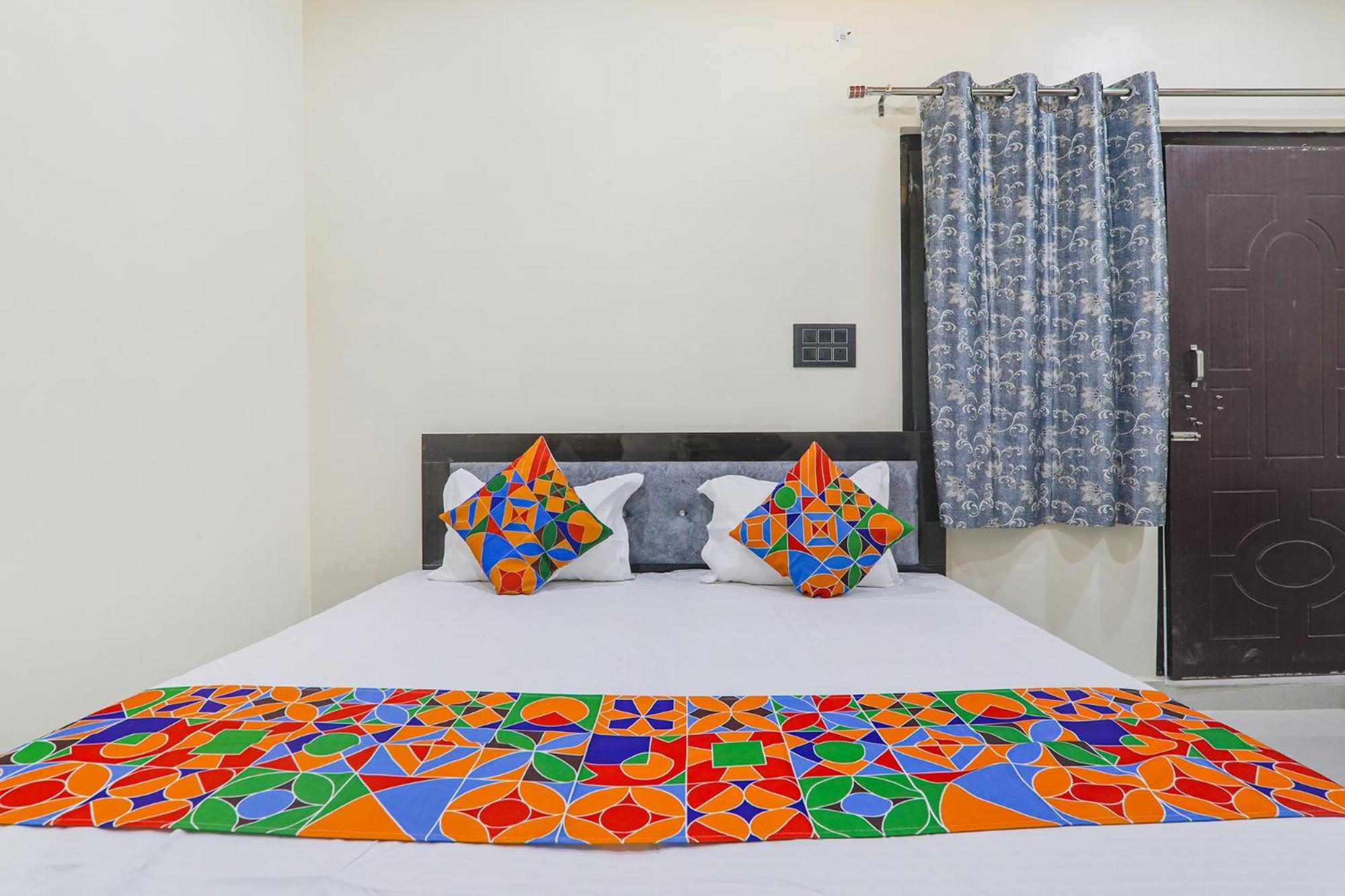 Fabexpress Awadh Inn - 400M From Shri Ram Janam Bhumi Ayodhya Екстер'єр фото