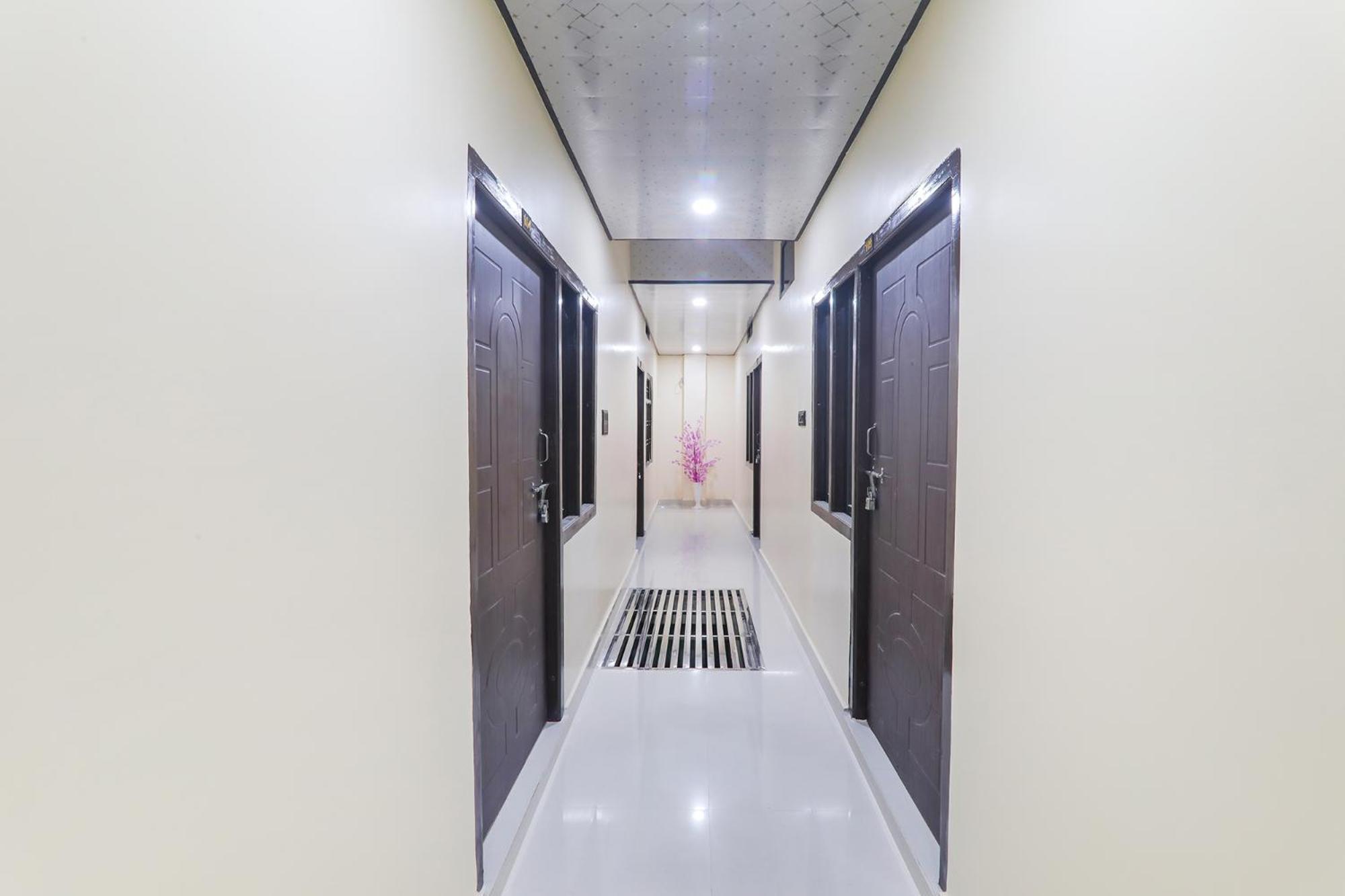 Fabexpress Awadh Inn - 400M From Shri Ram Janam Bhumi Ayodhya Екстер'єр фото